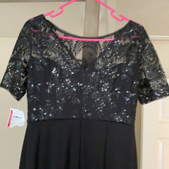 Adrianna Papell Dress - Picture 8 of 9